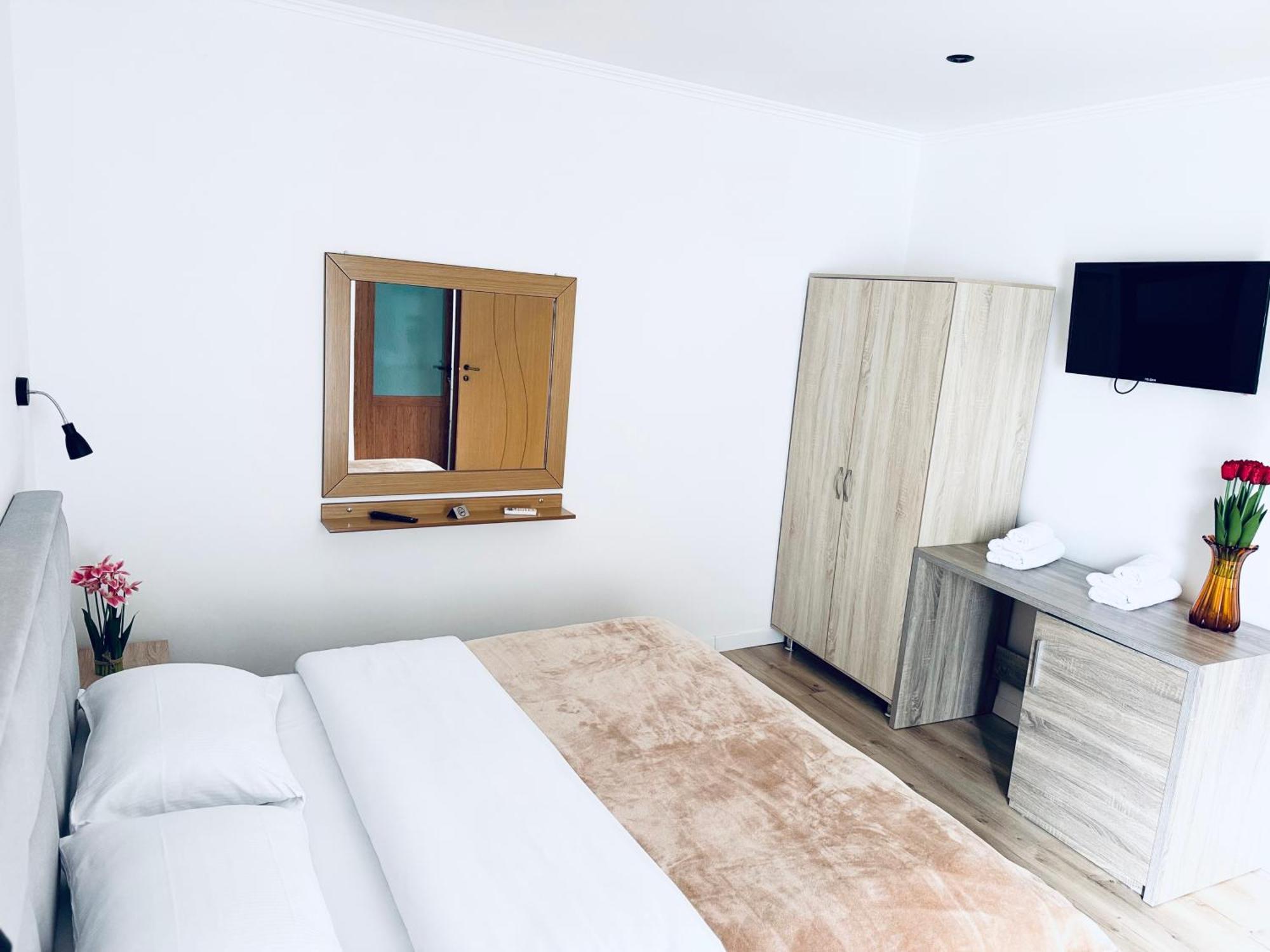 Kutal Park Inn Hotel Përmet 외부 사진